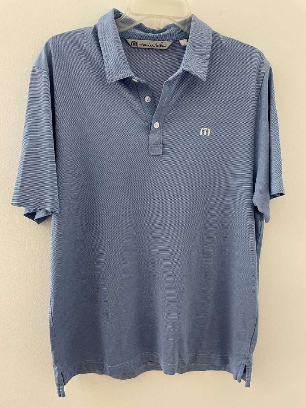 Travis Mathew mens L S/S Polo golf shirt light blue striped, fold down collar